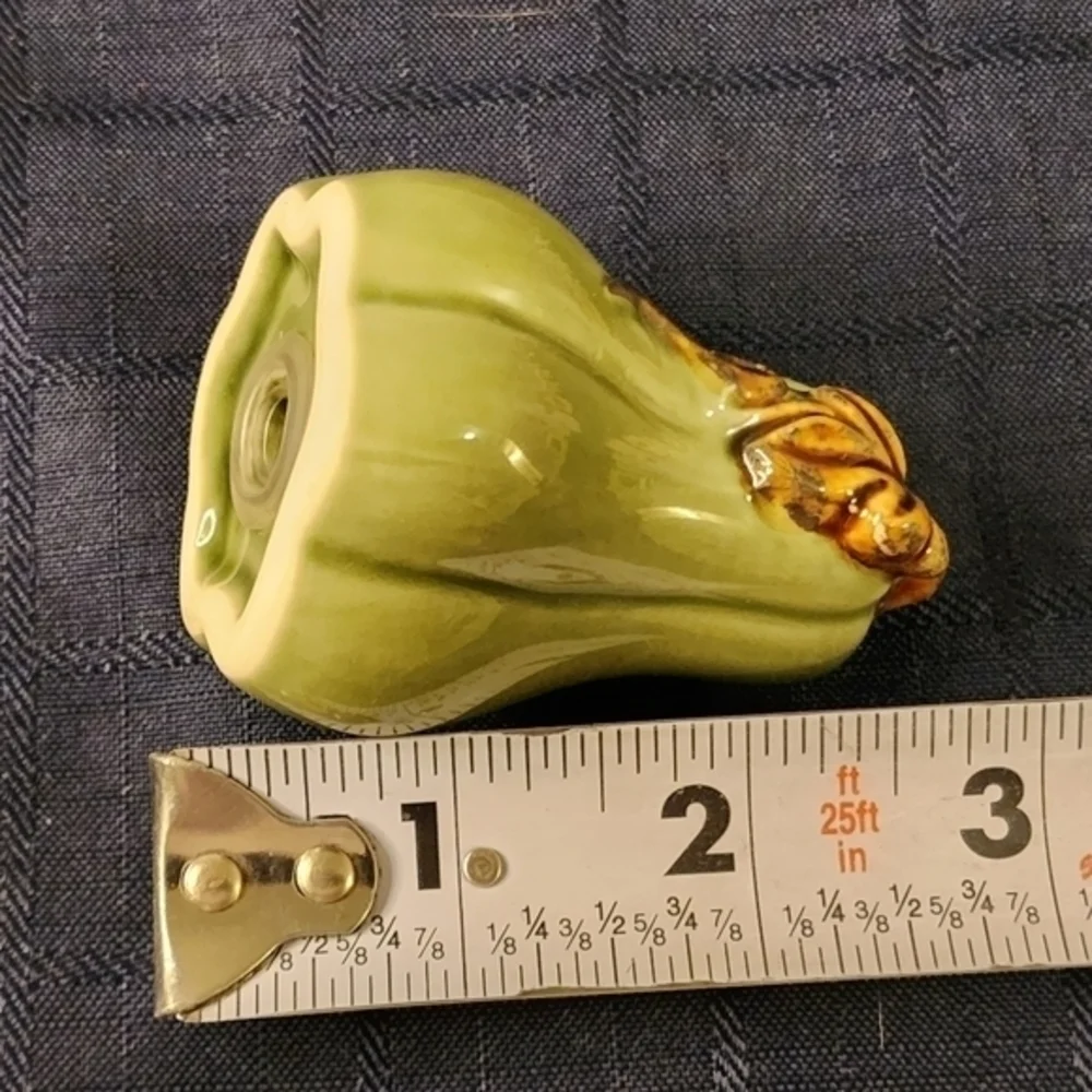 Cracker Barrel Green Pumpkin Salt And Pepper Shakers‎